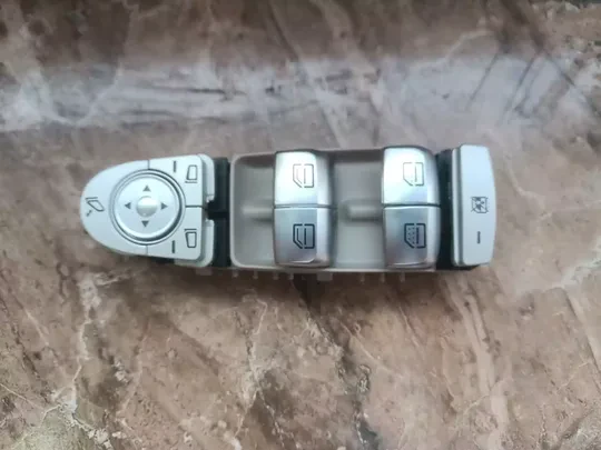 Mercedes E Serisi W213 Cam Düğmesi Katlamalı Krem A2139054803