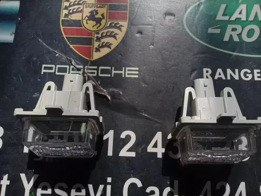 Mercedes Plaka Işığı 2218200856