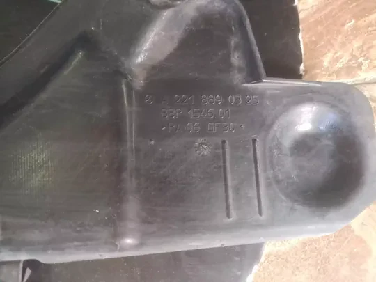 Mercedes S Serisi W221 Sağ Çamurluk Braketi A2218890325