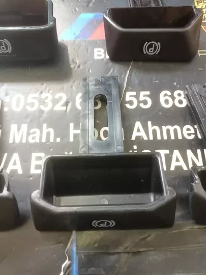 Mercedes W124 El Fren Düğmesi 1244270120
