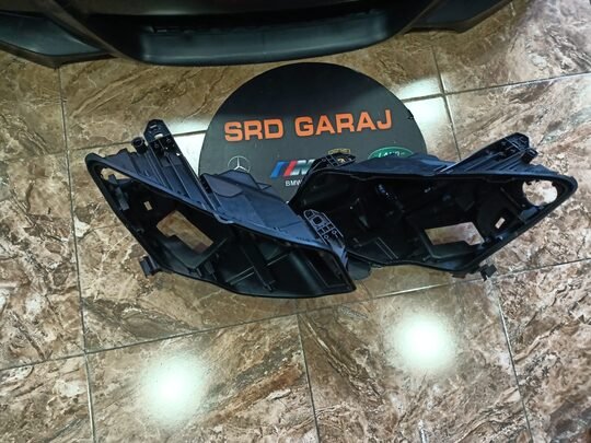 Mercedes W156 GLA Makyajlı Far Kasası