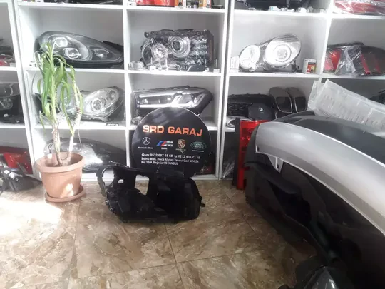 Mercedes W167 GLE Sağ Far Kasası