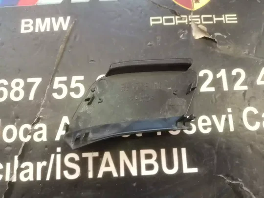 Mercedes W176 A45 2016 2018 Ön Çeki Kapağı