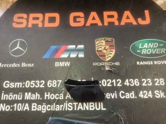 Mercedes W176 A45 2016 2018 Ön Çeki Kapağı