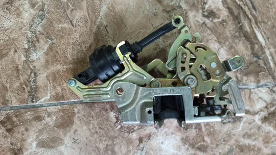 Mercedes W202 C180 C200 C220 Arka Kapı Kilidi Sağ 2027300635