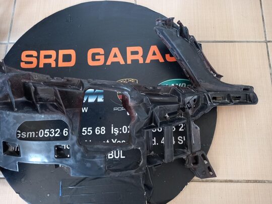 Mercedes W204 Sağ Ön Tampon Braketi
