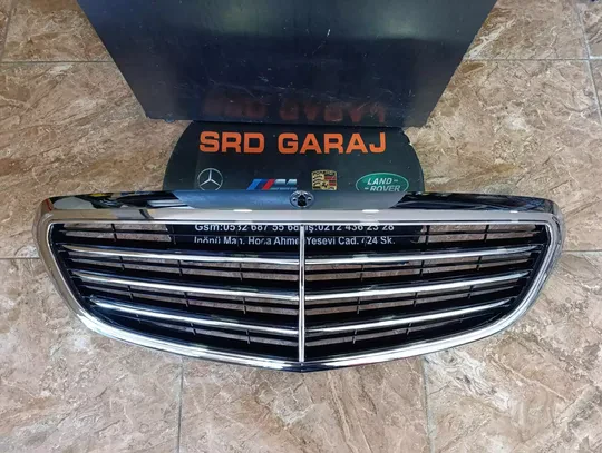 Mercedes W205 2014-18 Krom Siyah Exclusive Panjur A2058806606