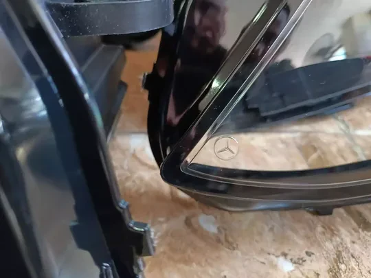 Mercedes W205 Matrix Far Kasası Ve Camı