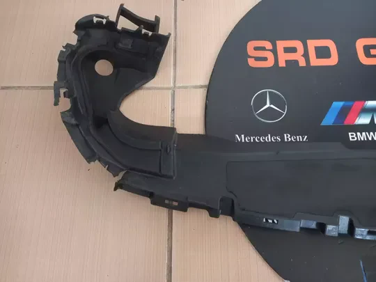 Mercedes W205 Radyatör Hava Kanalı Braketi 2055051830