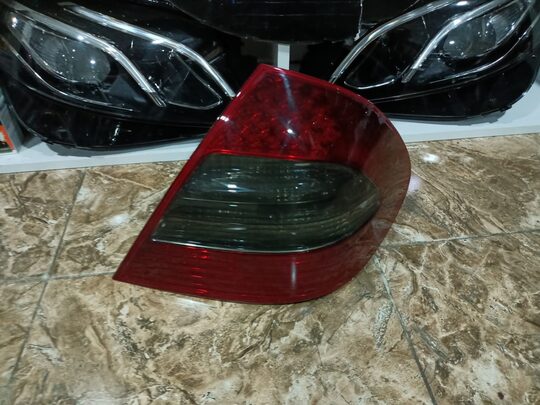 Mercedes W211 Avangart Fume LED Stop A2118202664