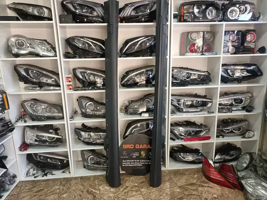 Mercedes W212 AMG Marşbiyel Kaplamasi Sifir Yansanayi