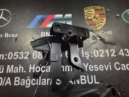 Mercedes W212 Kaput Kilit Mandalı 2128800064