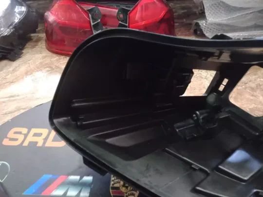 Mercedes W218 CLS Makyajlı Kasa Far Kasası