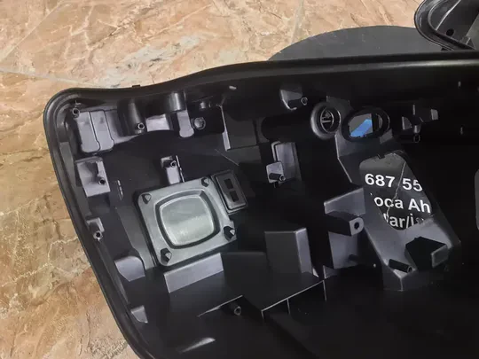 Mercedes W222 2013-16 Far Kasası