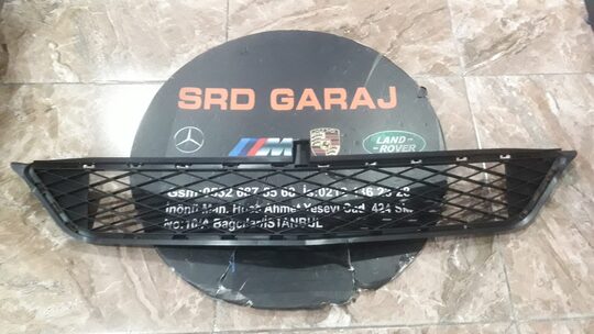 Mercedes W245 Ön Tampon Orta Izgarası 1698851922