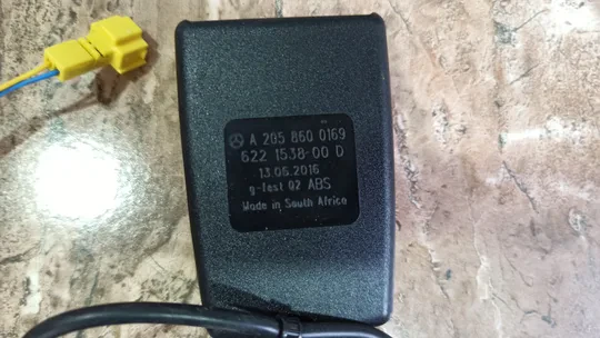 Mercedes W251 ML X164 550 Ön Sol - Sürücü Yan Emniyet Kemeri Tokası 2518600369