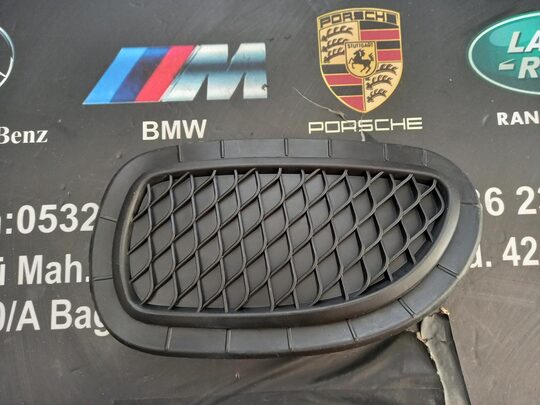 Mercedes X156 Ön Sol Tampon Izgarası 1568856700