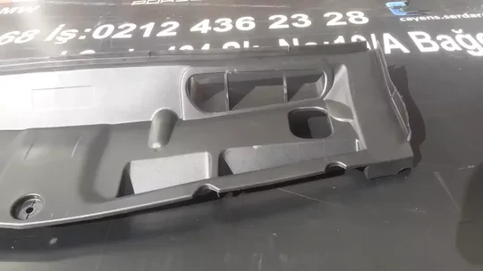 Merceses C Serisi W204 Panel Üst Hava Kanalı 2045000155