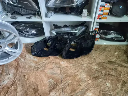 Merceses W205 Dinamik LED Çift Mercek Far Kasası 2059067902