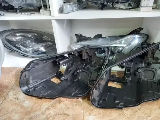 Merceses W205 Dinamik LED Çift Mercek Far Kasası 2059067902