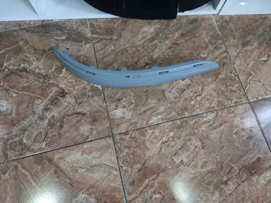 Mersedes A Serisi Sağ Ön Tampon Çıtası A1688851821