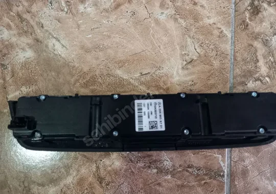 Mersedes C Serisi W204 Kontrol Düğmesi A2049058701