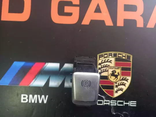 Mersedes C Serisi W205 El Fren Düğmesi A2059056603