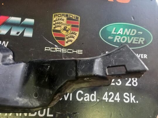 Mersedes C Serisi W205 Ön Tampon Sağ Alt Braketi A2058853965