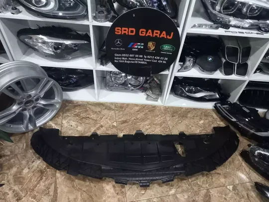 Mersedes CLA Serisi W117 W176 AMG Alt Muhafaza Yarasa Bagaliti A1768850136