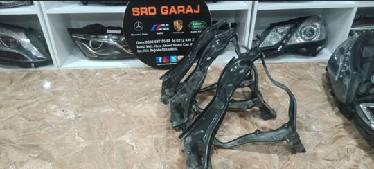 Mersedes E Serisi Far Yuva Sacı Kilit Sacı a21262021
