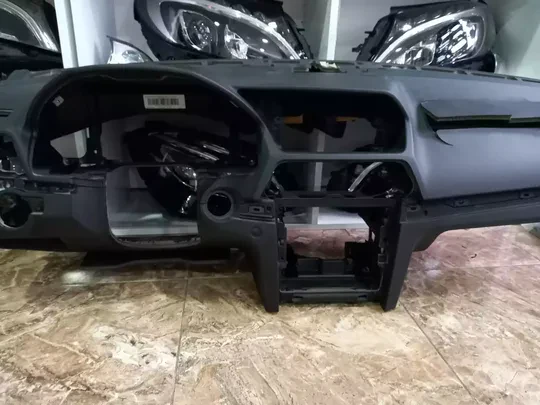 Mersedes E Serisi W207 Coupe Cabrio Torpido Ön Göğüs