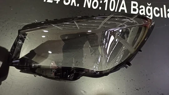 Mersedes W117 CLA Makyajlı Far Camı