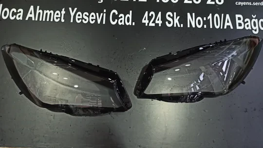Mersedes W117 CLA Makyajlı Far Camı