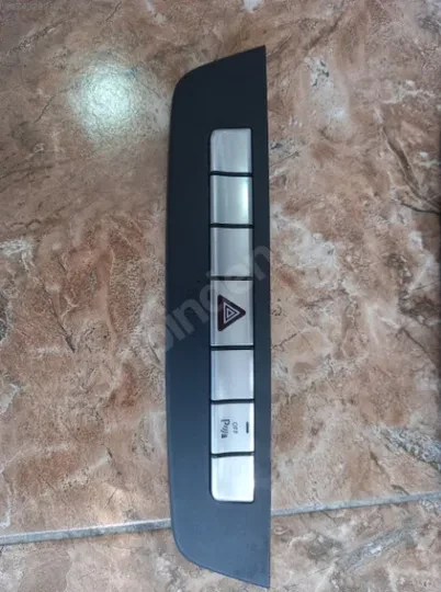 Mersedes W204 C Serisi Kontrol Düğmeleri A2049058301