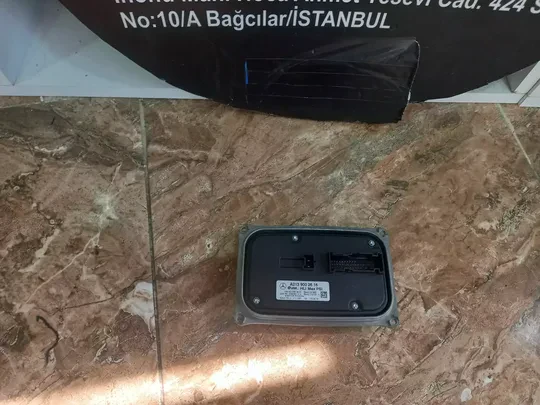 Mersedes W205 W213 W238 W253 Far Beyni A2139002616