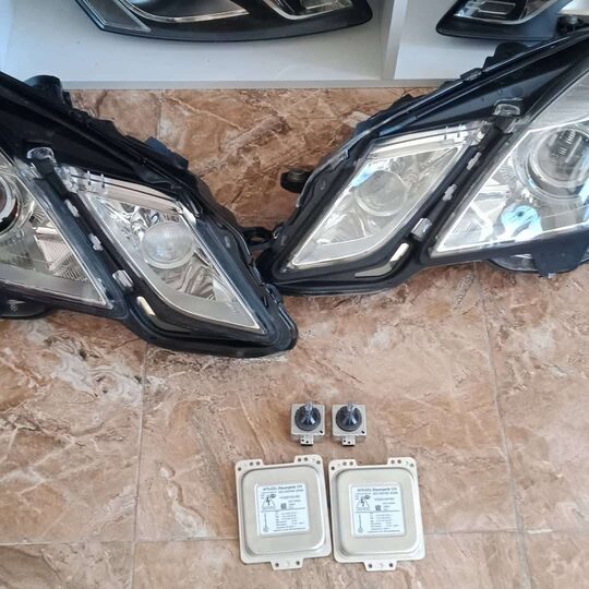 Mersedesw212 Sağ Sol Zenon Far e200 250 300 400 Hatasız