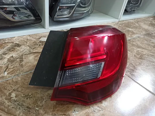 Opel Astra J Sedan Sağ Stop 25870154