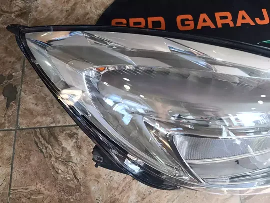 Opel Insignia 2009- Çıkma Sağ Far 22831927