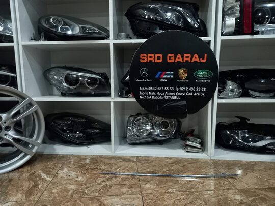 Passat B8 Arka Tampon Nikelajı Orta 3G0853835