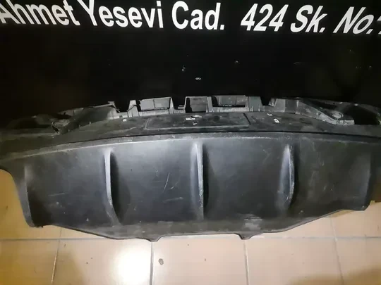 Porche Macan Turbo Arka Tampon Alt Spoiler 95B807834