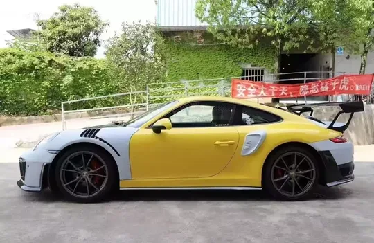 Porsche 911 991.2 İçin GT2RS Yarı Karbon Gövde Kiti