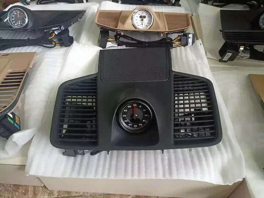 Porsche Cayenne 2018-2020 Siyah Izgara Siyah Saat Chrono
