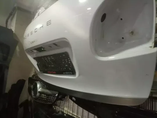 Porsche Cayenne Bagaj Kapağı Beyaz Hatasız Boyasız