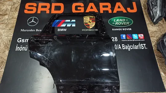 Porsche Cayenne Sağ Arka Kapı