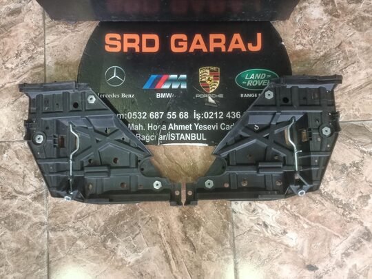 Porsche Panamera 2014-16 Sağ Sol Far Alt Braketi Sıfır 97063107302 97063107402