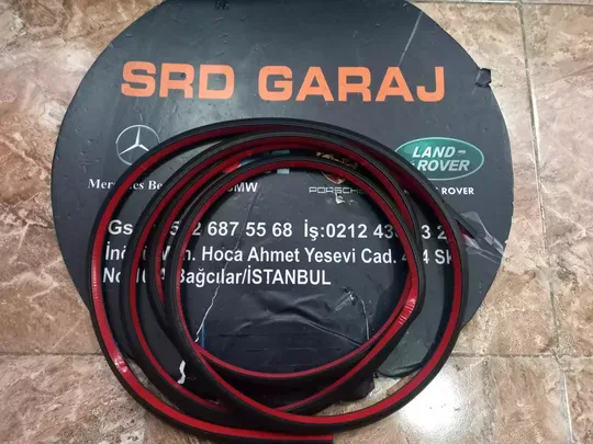 Range Rover Discovery Sport Arka Kapı Contası LR058552
