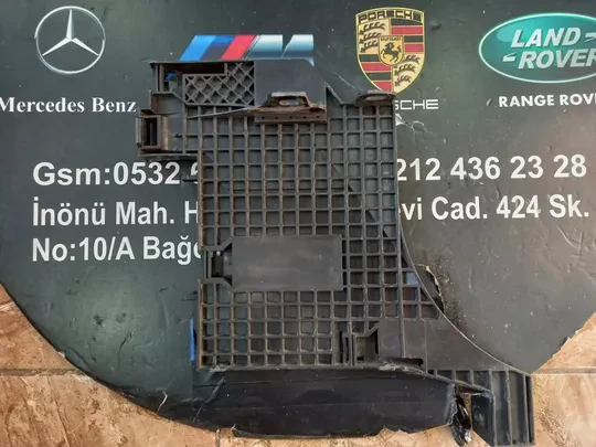 Range Rover Evoque L538 Sağ Far Braketi 001222221