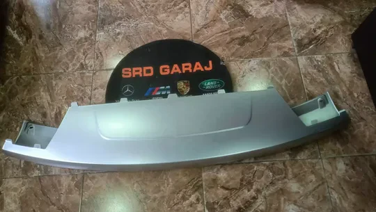 Range Rover Sport 2010-12 Ön Tampon Çeki Demir Kapağı LR019169