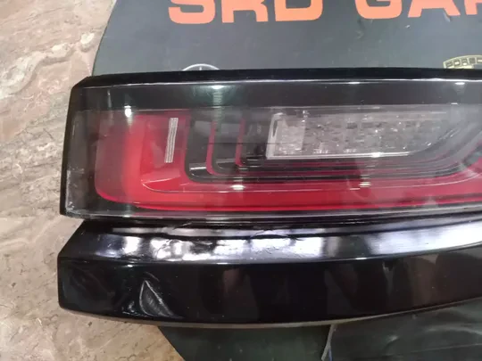 Range Rover Velar Sağ Stop Çıkma Orj LR111106