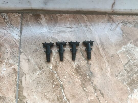 Range Rover Vogue L322 Sağ Sol Ön Tampon Braketi LR020486 LR020485